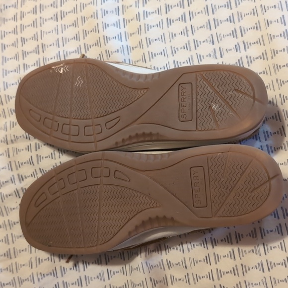 Size 6.5 Sperry shoes - Picture 3 of 3